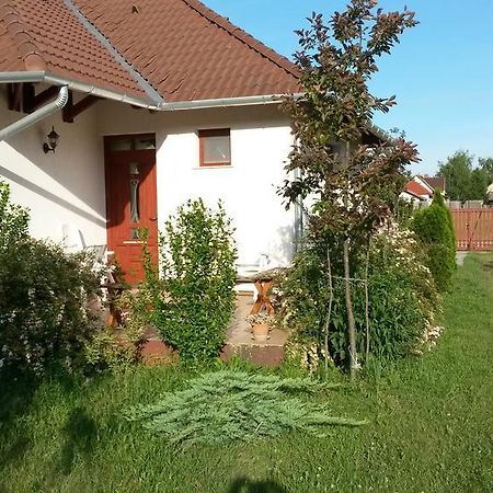 Cserkei Nyaralo Cserkeszőlő Zimmer foto