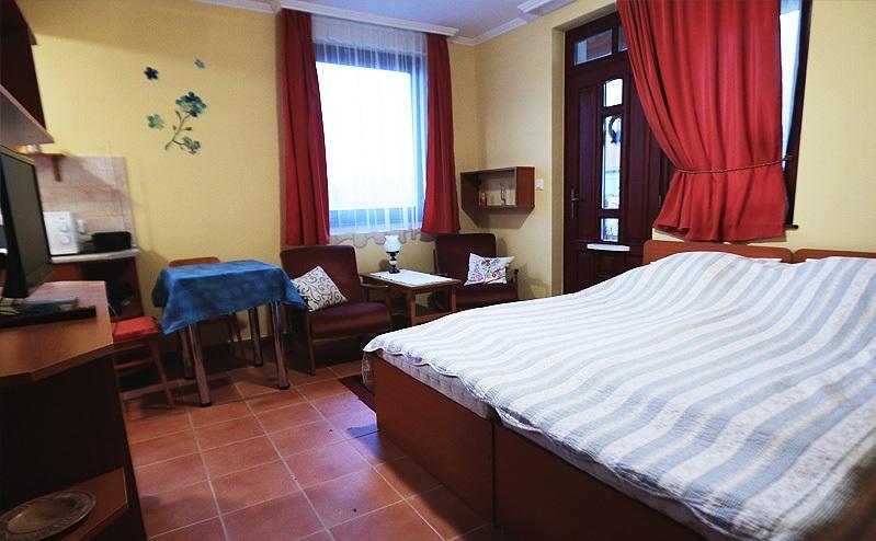 Cserkei Nyaralo Cserkeszőlő Zimmer foto